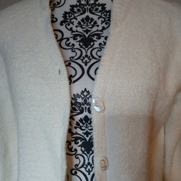 Cozy white cardigan - Picture 2 of 3